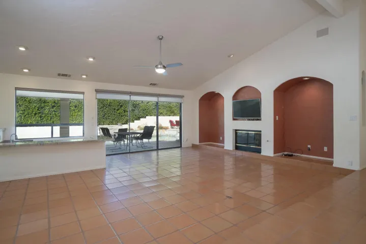 MLS 42825 Caballeros Bermuda Dunes CA-11