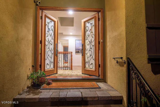 1021 Calle Las Trancas-small-009-003-Cal