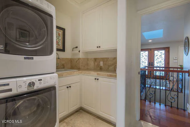 1021 Calle Las Trancas-small-024-016-Cal