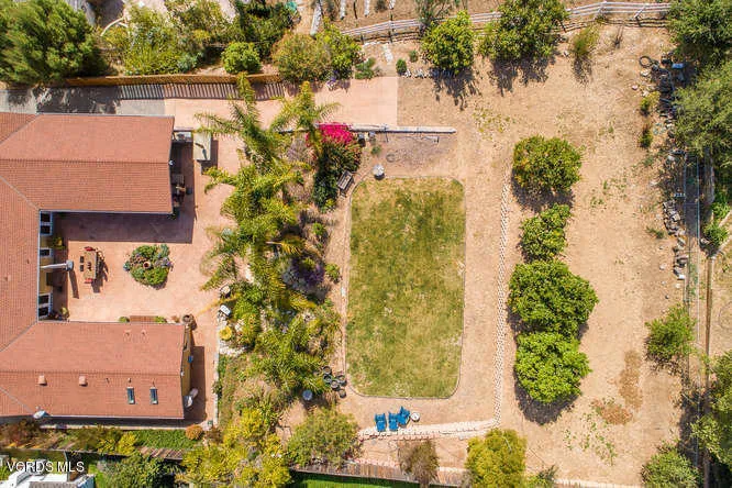 1021 Calle Las Trancas-small-054-041-Cal