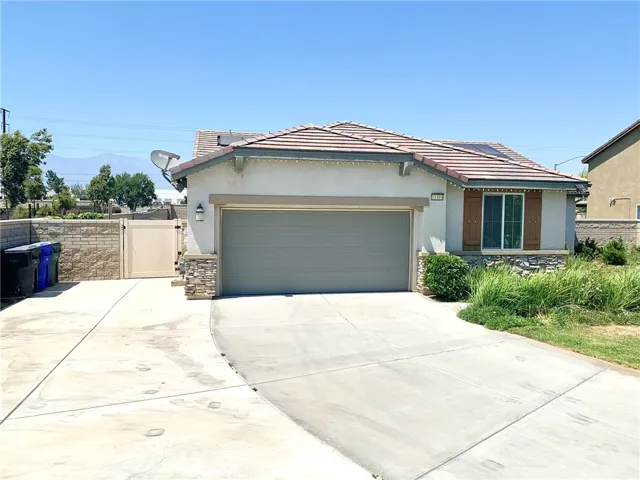 11489 Calle Positas, Riverside, California 91752