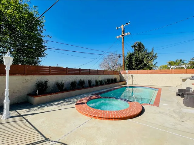 990 W 25th Street, Upland, California 91784