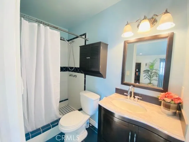 Accessory Unit Restroom