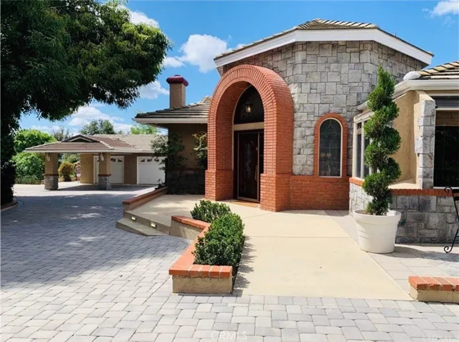990 W 25th Street, Upland, California 91784