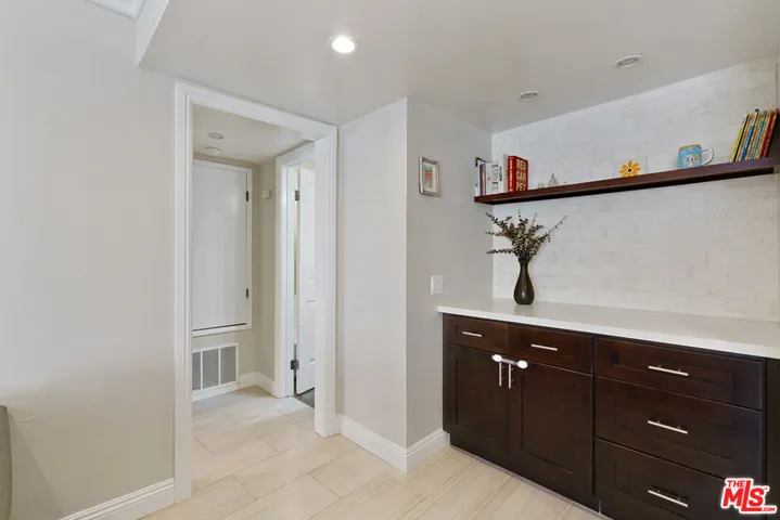 1122 Peck Drive 103, Los Angeles, California 90035