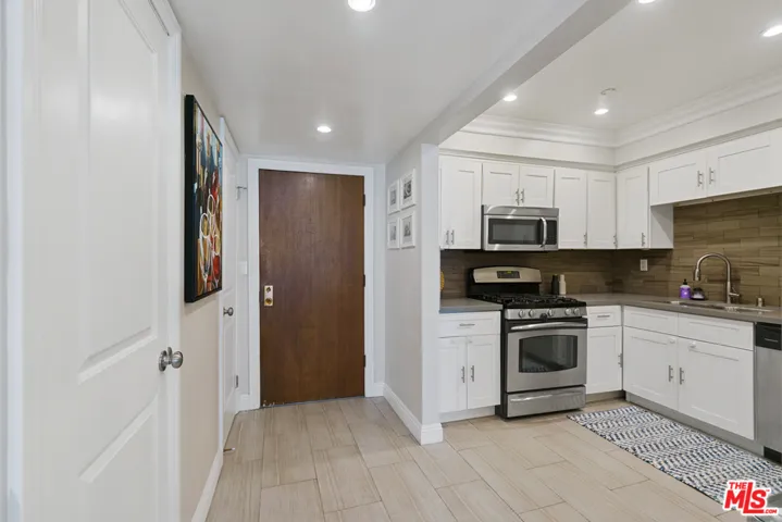 1122 Peck Drive 103, Los Angeles, California 90035