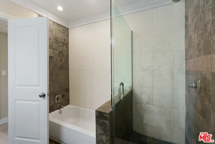 1122 Peck Drive 103, Los Angeles, California 90035