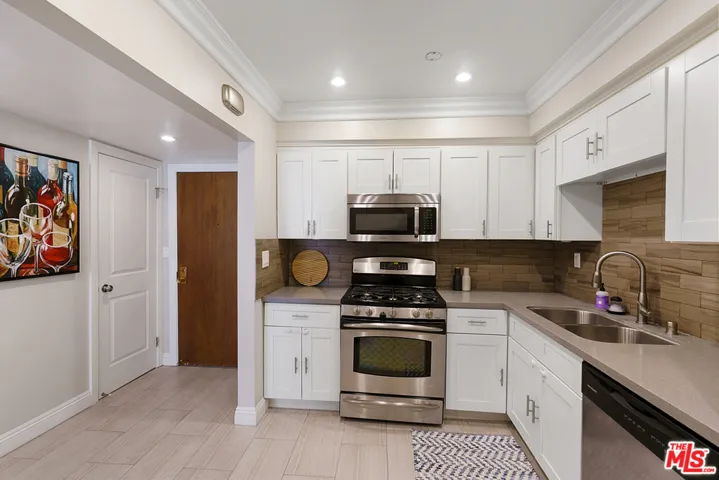 1122 Peck Drive 103, Los Angeles, California 90035