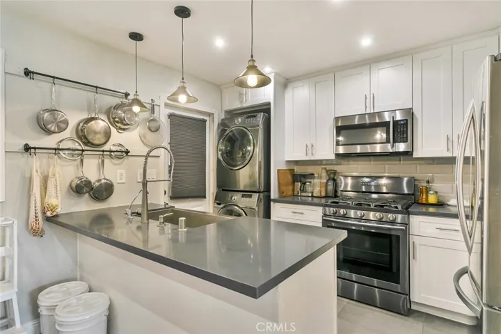 679 S Indian Hill Boulevard B, Claremont, California 91711