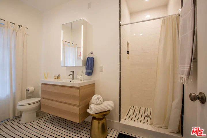 1431 Lemoyne Street, Los Angeles, California 90026