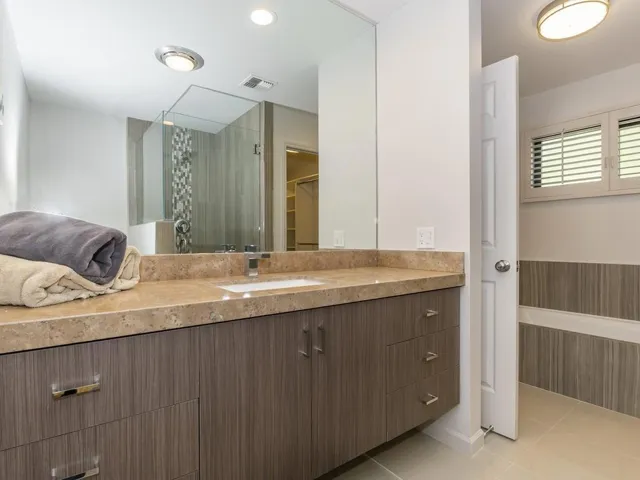 031_Master Bathroom