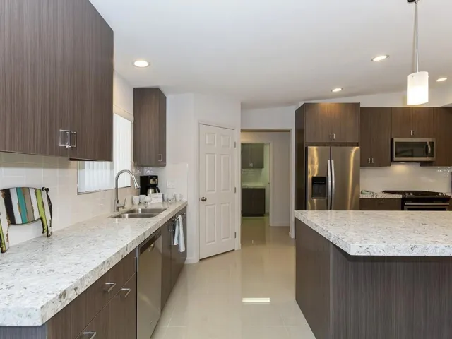 012_Kitchen