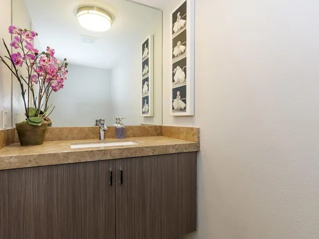 019_Powder Room