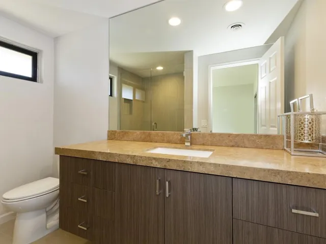 030_Bathroom