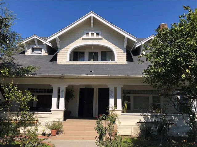 201 W 46th Street, Los Angeles, California 90037
