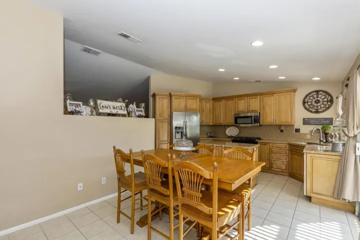 010_DiningKitchen