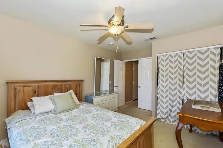 022_Bedroom (1)