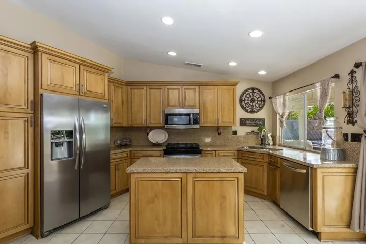 011_Kitchen