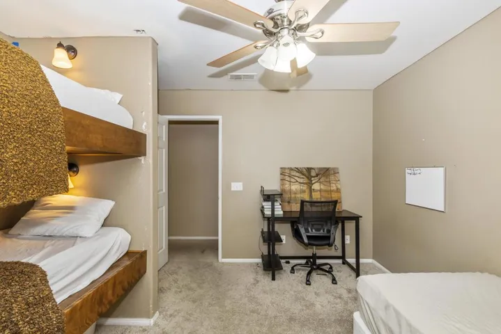 019_Bedroom (2)
