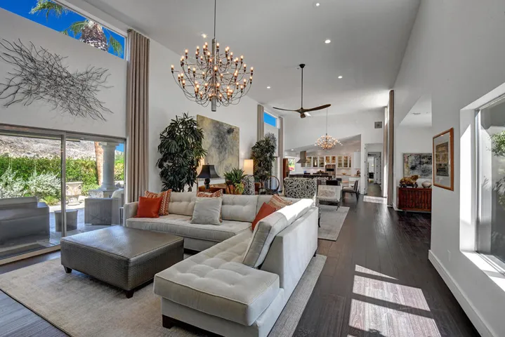 LIVING ROOM REVERSE LONG MLS