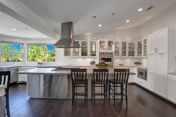 KITCHEN ACROSS MLS