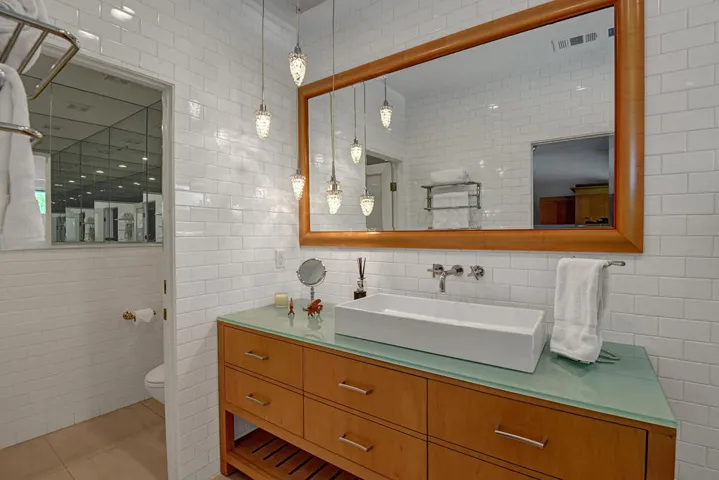 GUEST BEDROOM BATHROOM MLS
