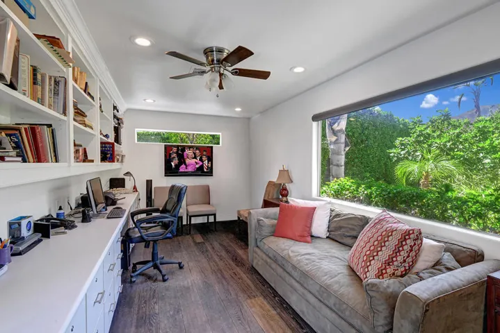 OFFICE NO TREE MLS
