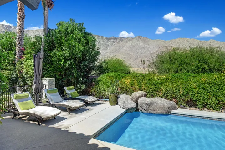 CHAISES TO POOL AND MOUNTAINS MLS