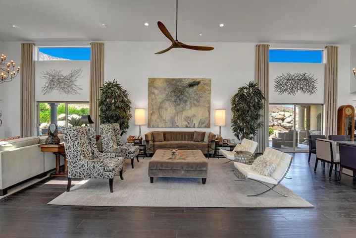 LIVING ROOM STRAIGHT IN MLS