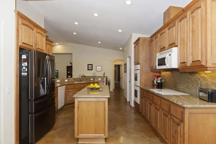 011_Kitchen