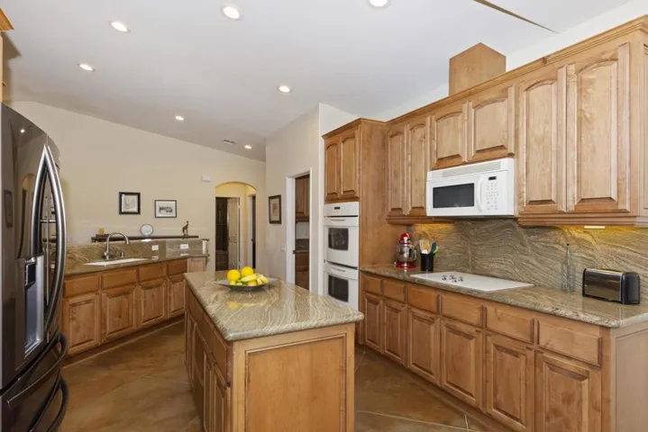 010_Kitchen