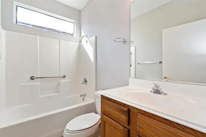 13-Bathroom