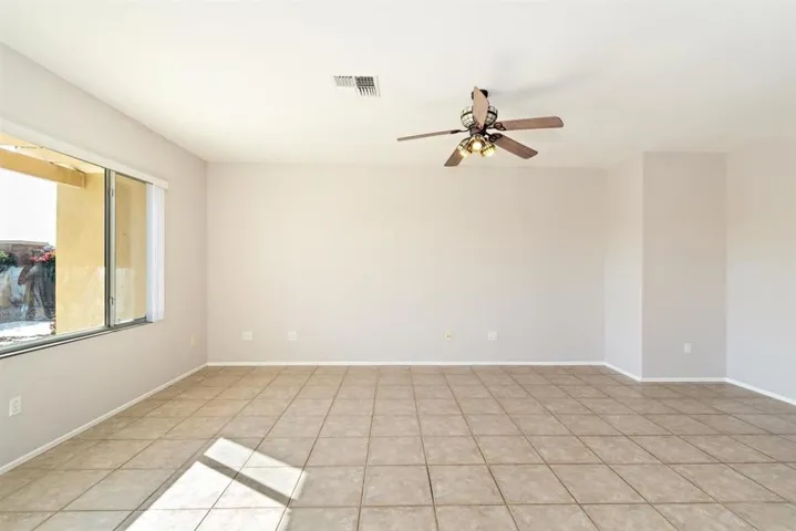 09-Family Room