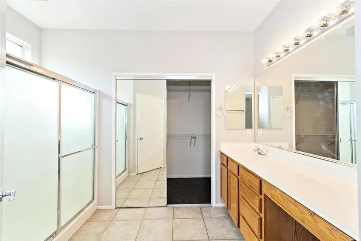 17-Master Bathroom