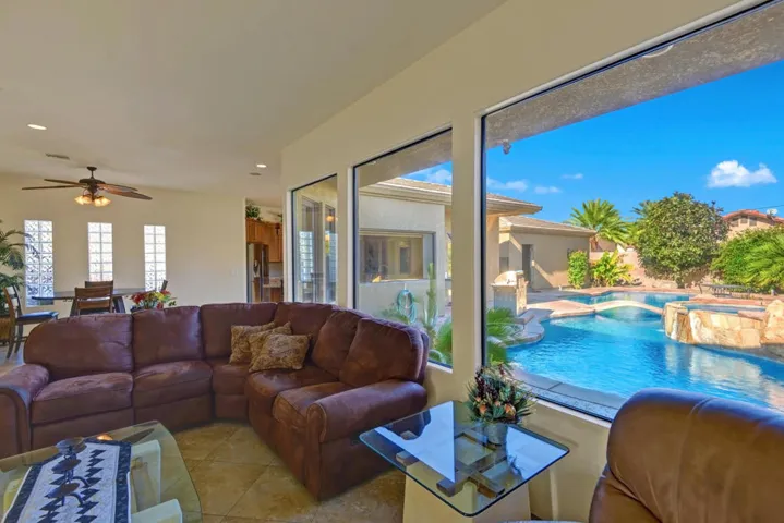 INDOOR OUTDOOR