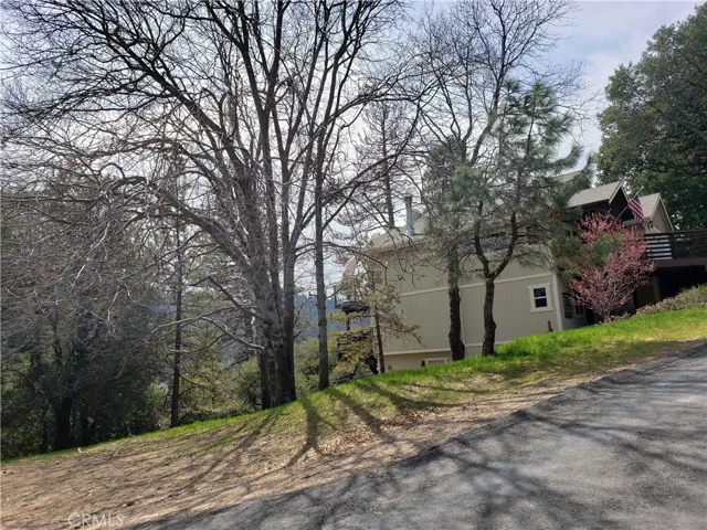 24334 Zurich Drive, Crestline, California 92325