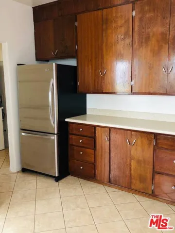 Kitchen w/lots of counter space