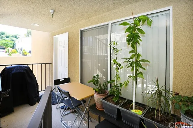 10290 Tujunga Canyon Boulevard 208, Tujunga, California 91042