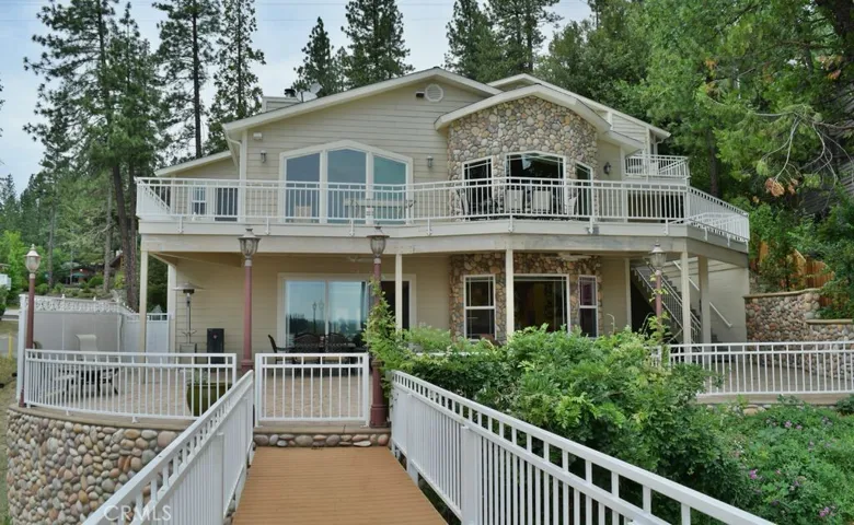 39093 Pier 12, Bass Lake, California 93604