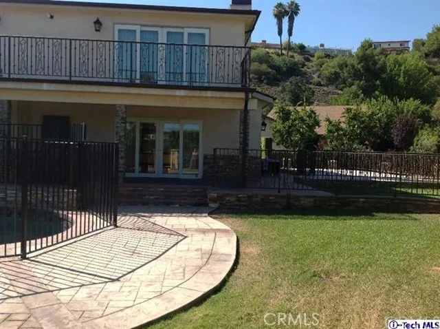 3162 Grangemont Road, Glendale, California 91206