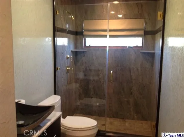 3162 Grangemont Road, Glendale, California 91206