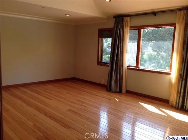 3162 Grangemont Road, Glendale, California 91206