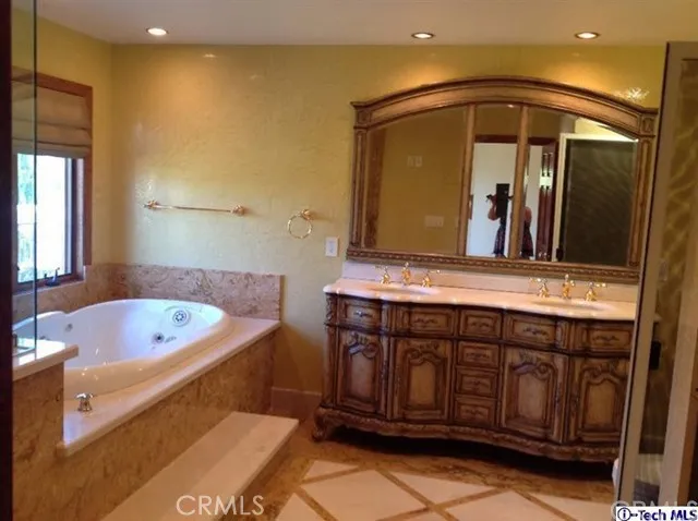 3162 Grangemont Road, Glendale, California 91206