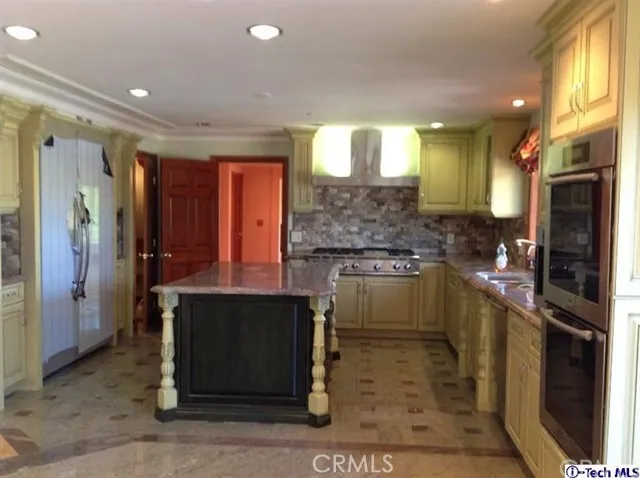 3162 Grangemont Road, Glendale, California 91206