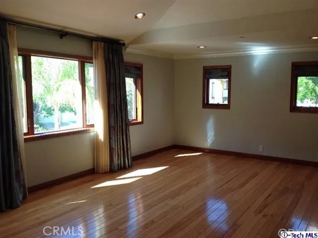 3162 Grangemont Road, Glendale, California 91206