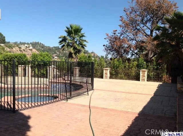 3162 Grangemont Road, Glendale, California 91206