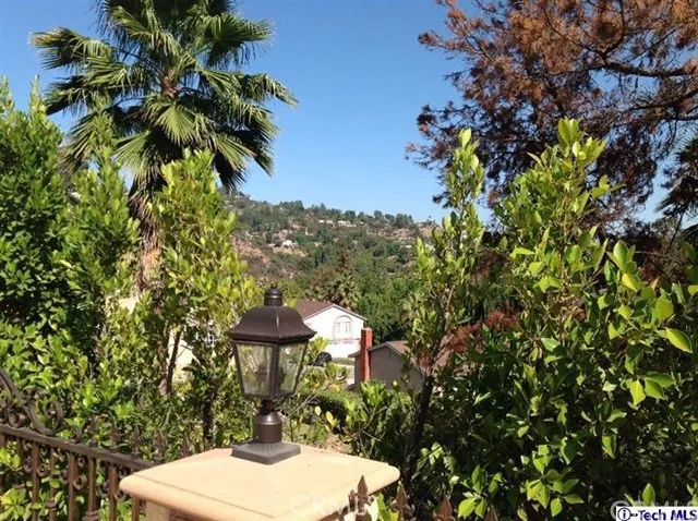 3162 Grangemont Road, Glendale, California 91206