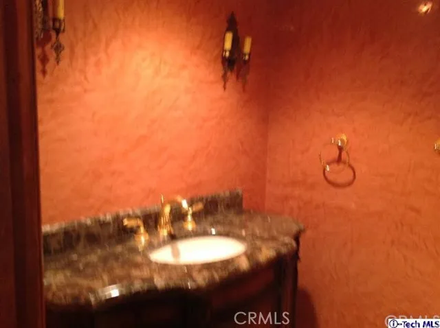 3162 Grangemont Road, Glendale, California 91206