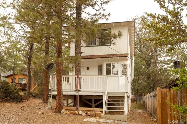 858 Imperial Avenue, Sugarloaf, California 92386