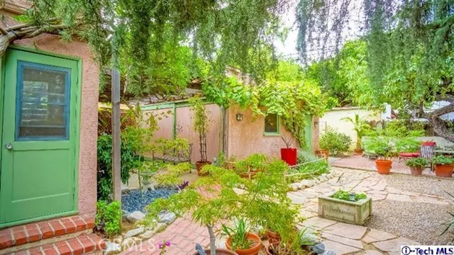 1212 N Jackson Street, Glendale, California 91207